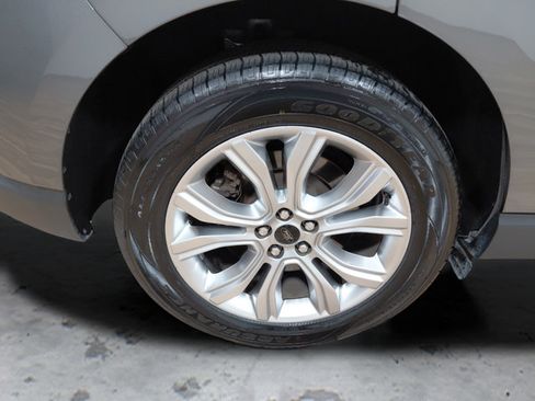 Used 2024 Ford Edge Titanium AWD/4WD image 9