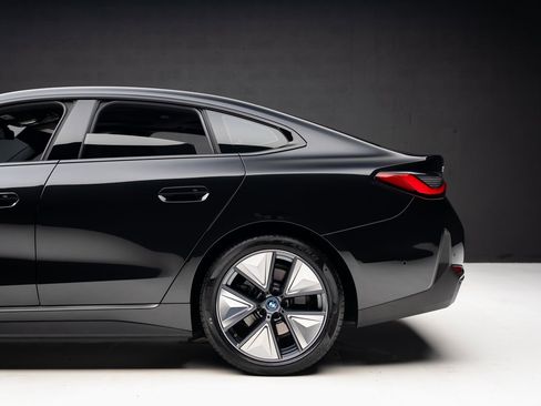 Used 2023 BMW i4 eDrive40 w/ Premium Package image 19