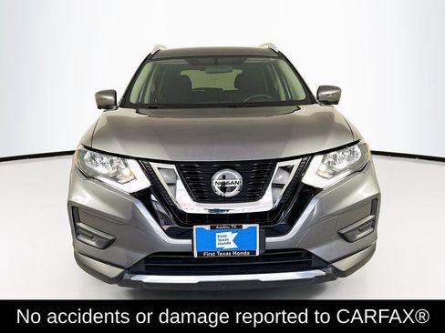 Used 2018 Nissan Rogue SV w/ Premium Package FWD image 2