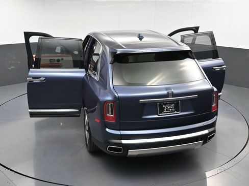 Certified 2024 Rolls-Royce Cullinan AWD/4WD image 39