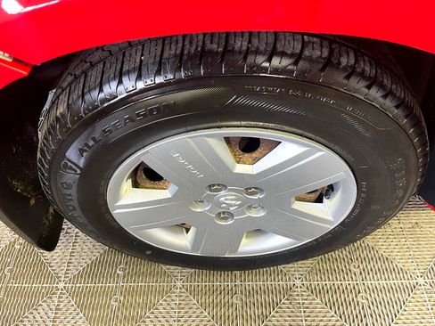 Used 2009 Dodge Avenger SXT image 18