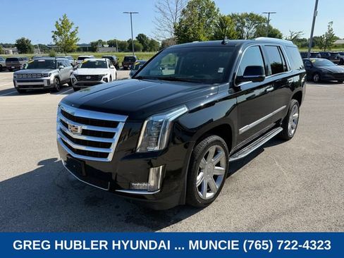 Used 2019 Cadillac Escalade Luxury AWD/4WD image 7