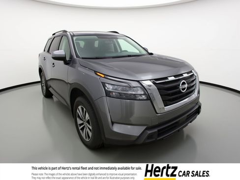 Used 2025 Nissan Pathfinder SV image 1