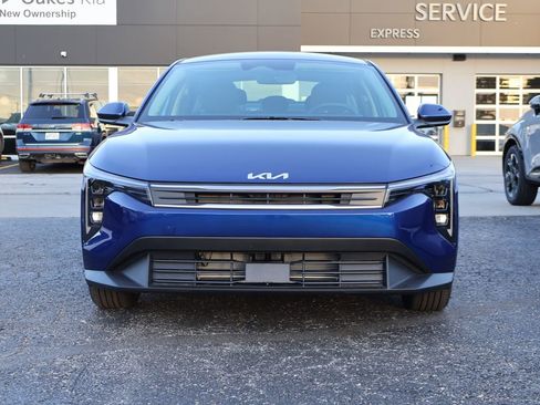 New 2025 Kia K4 LXS image 2