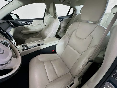 Used 2024 Volvo S60 B5 Core image 13
