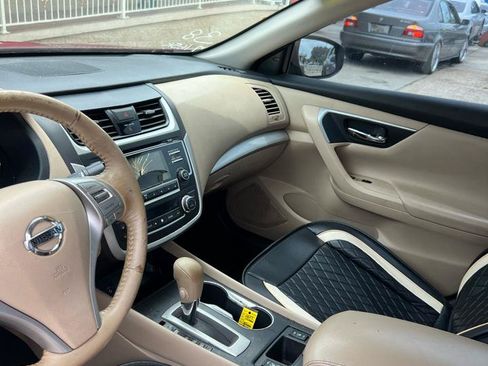 Used 2017 Nissan Altima 2.5 SV w/ Convenience Package FWD image 8