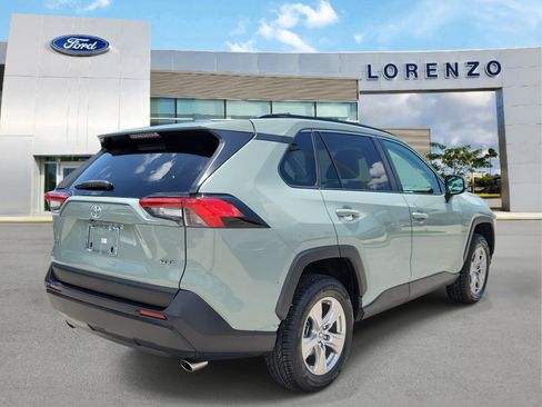 Used 2022 Toyota RAV4 XLE w/ Convenience Package FWD image 5