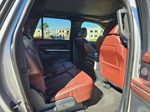Used 2024 Ford Expedition Max Limited image 32