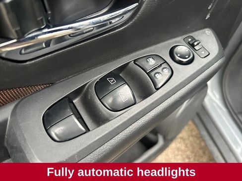 Used 2023 Nissan Kicks SR image 11