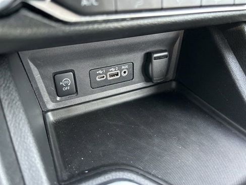 Used 2024 Nissan Sentra SV image 34