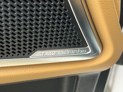 Used 2022 Kia Telluride SX w/ Towing Package FWD image 29