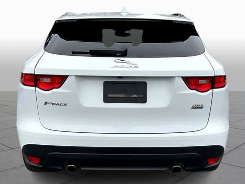 Used 2018 Jaguar F-PACE Premium image 4