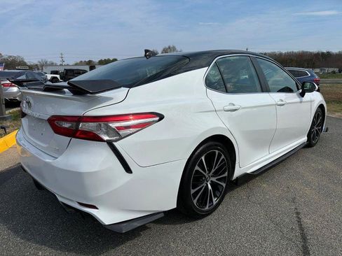 Used 2020 Toyota Camry SE FWD image 4