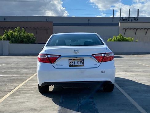 Used 2016 Toyota Camry LE image 6