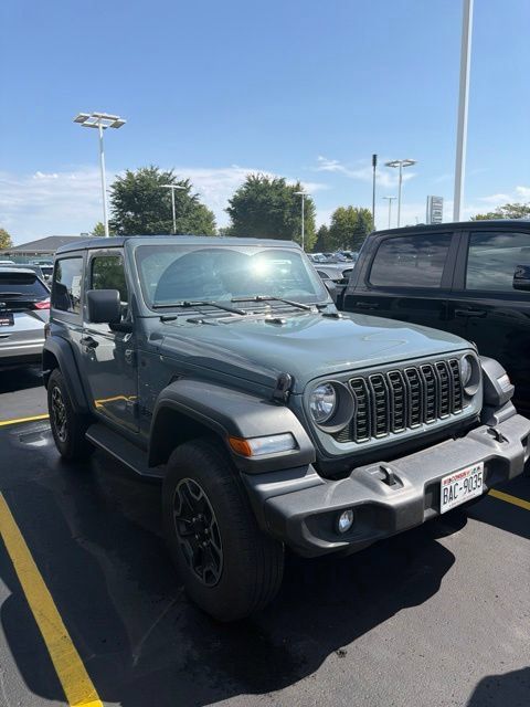 Certified 2025 Jeep Wrangler Sport AWD/4WD image 1