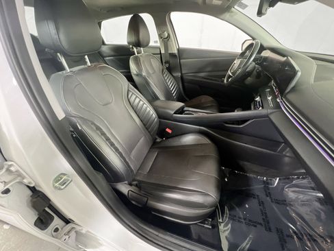 Used 2021 Hyundai Elantra Limited image 29