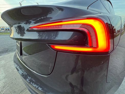 Used 2025 Tesla Model 3 Long Range RWD image 9