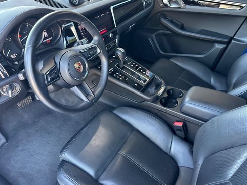 Used 2024 Porsche Macan AWD/4WD image 4