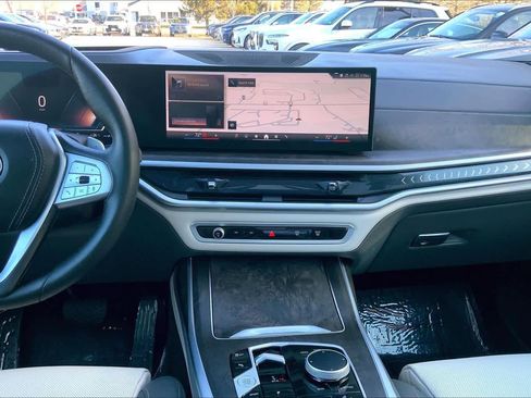 Certified 2025 BMW X7 xDrive40i image 7