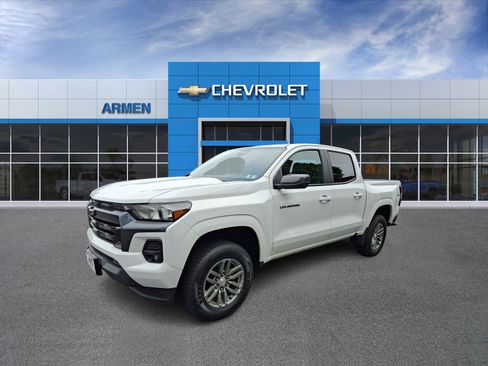 Certified 2024 Chevrolet Colorado LT w/ LT Convenience Package II AWD/4WD image 4