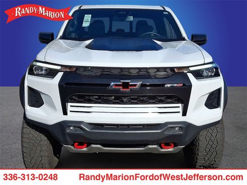 Used 2023 Chevrolet Colorado ZR2 w/ ZR2 Convenience Package III image 2