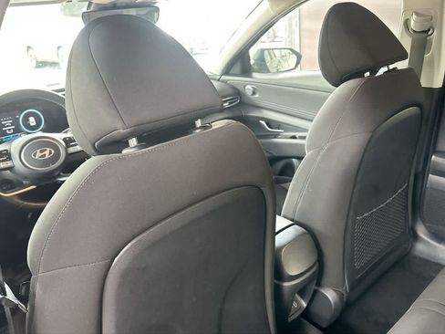 Used 2025 Hyundai Elantra SEL FWD image 23