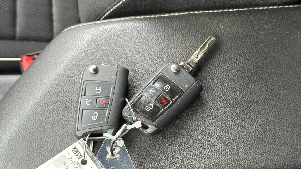 Used 2023 Volkswagen Jetta Sport FWD image 37