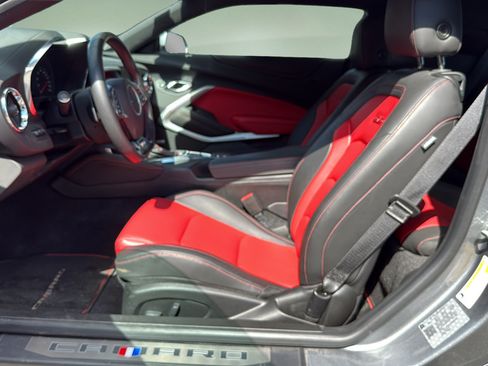 Used 2020 Chevrolet Camaro SS RWD image 12