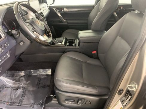 Used 2023 Lexus GX 460 Premium w/ Premium Package image 19