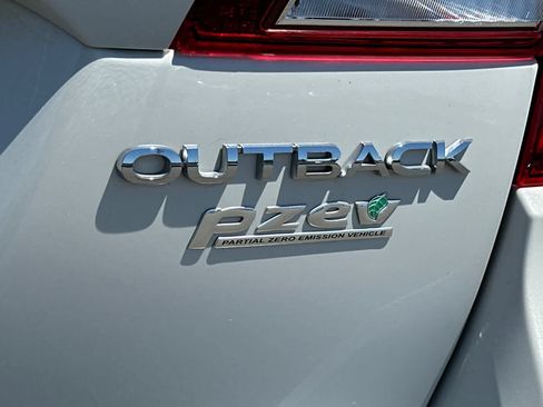 Used 2015 Subaru Outback 2.5i Limited AWD/4WD image 32