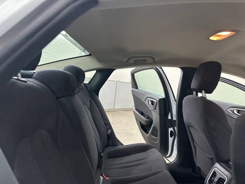Used 2015 Chrysler 200 Limited w/ Convenience Group FWD image 26