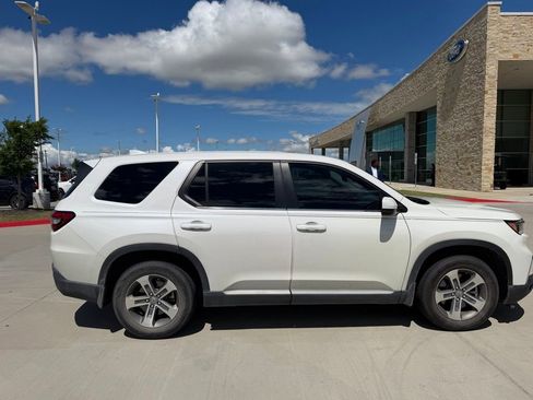 Used 2024 Honda Pilot EX-L image 6
