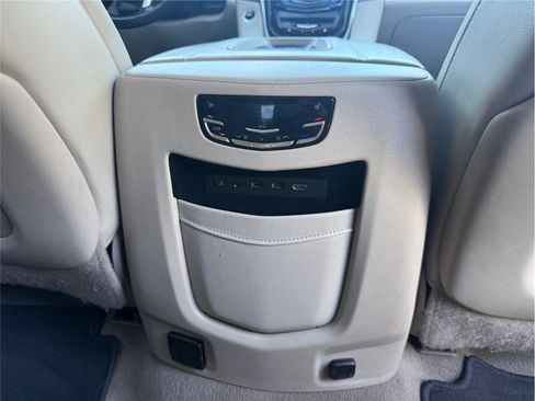 Used 2020 Cadillac Escalade Premium Luxury AWD/4WD image 38