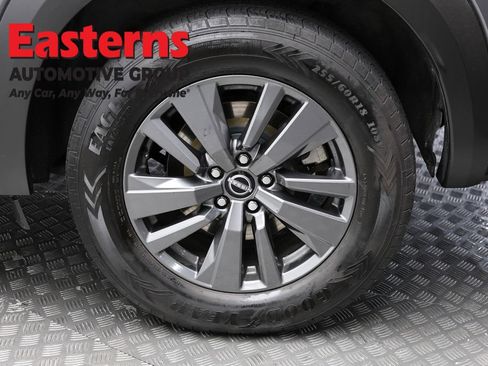 Used 2022 Nissan Pathfinder SV FWD image 8