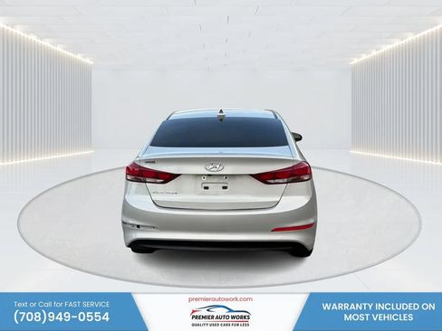 Used 2017 Hyundai Elantra SE FWD image 5