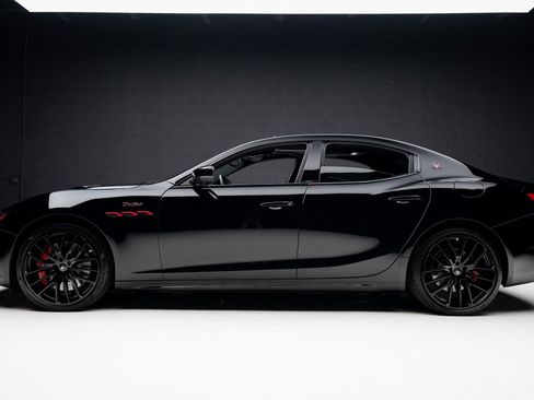 Used 2021 Maserati Ghibli Trofeo image 18