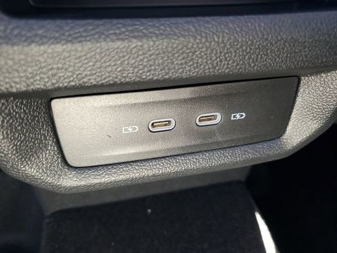 New 2026 Volkswagen Taos SE FWD image 12
