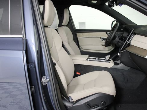 New 2026 Volvo XC90 B6 Plus w/ Protection Package Premier image 10