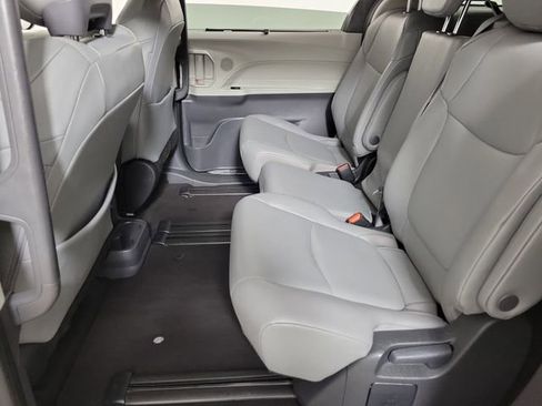 Used 2024 Toyota Sienna XLE image 12