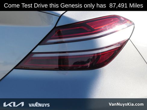 Used 2022 Genesis G70 2.0T image 4
