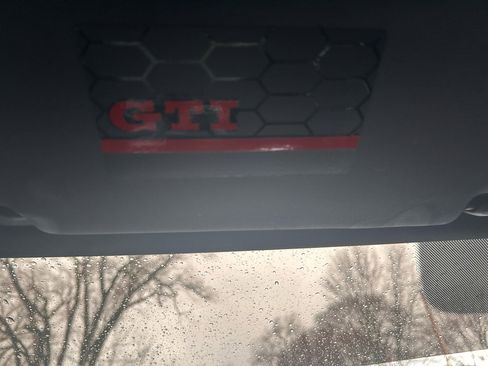 Used 2017 Volkswagen GTI SE image 21