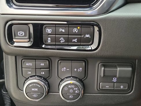 Certified 2025 GMC Yukon Denali w/ Denali Reserve Package AWD/4WD image 21