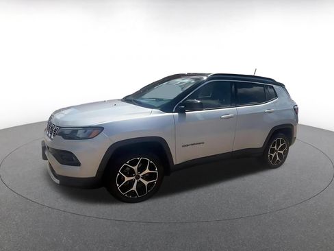 Used 2025 Jeep Compass Limited AWD/4WD image 8