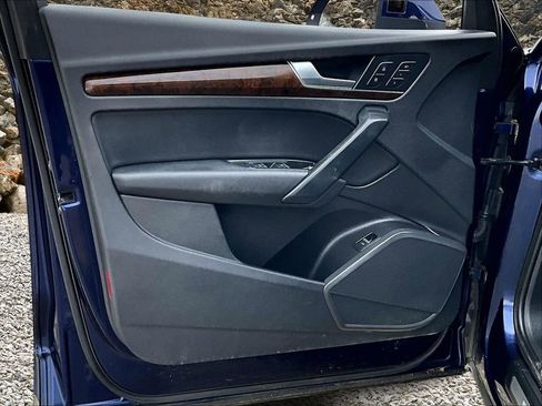 Used 2018 Audi Q5 2.0T Premium Plus w/ Premium Plus Package image 19