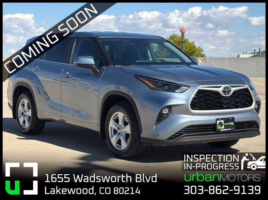 Used 2023 Toyota Highlander LE AWD/4WD image 1