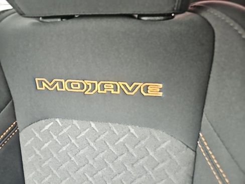 Certified 2024 Jeep Gladiator Mojave image 34