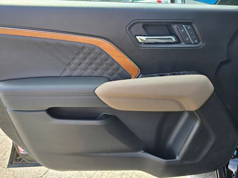 New 2026 GMC Canyon Denali AWD/4WD image 8