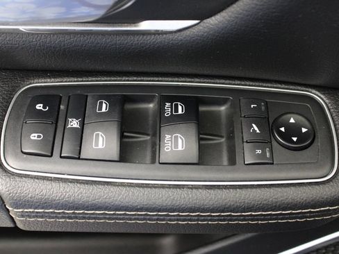 Used 2019 RAM 1500 Laramie w/ Sport Appearance Package AWD/4WD image 17