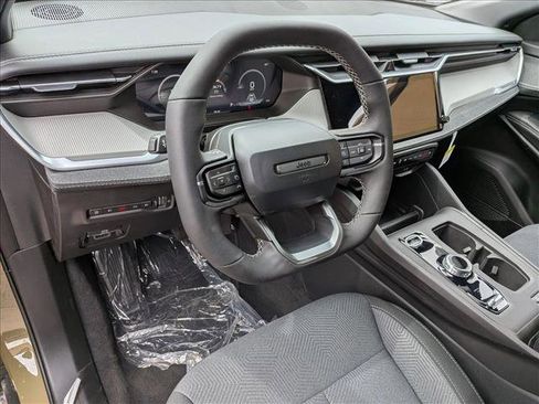 New 2026 Jeep Cherokee Laredo image 3