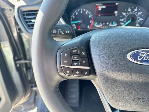 Certified 2022 Ford Escape SE w/ SE Sport Appearance Package image 32